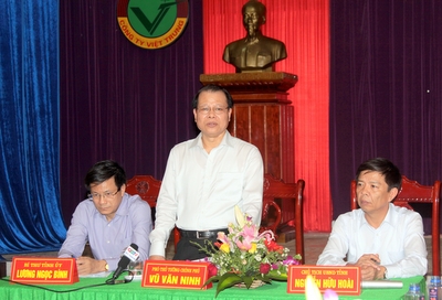 ທ່ານຮອງນາຍົກລັດຖະມົນຕີ ວູວັນນິງ ຢ້ຽມຢາມ ແລະ ເຮັດວຽກຢູ່ແຂວງ ກວາງບິ່ງ